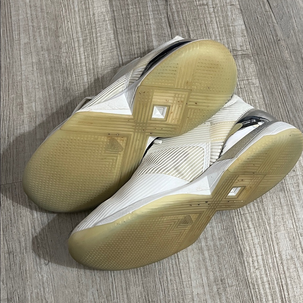 Adidas Adizero Ubersonic 3 Sneakers - Picture 9 of 10